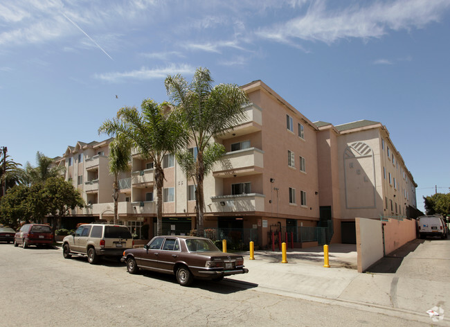 Harbor City Lights Apartments - Harbor City Lights Apartments