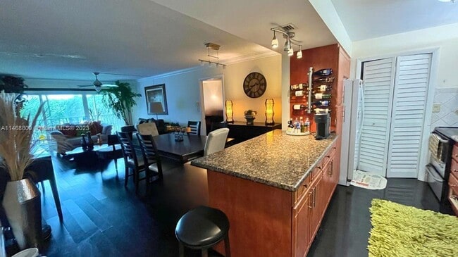 Photo - 100 Lakeview Dr Unit LAKE VIEW CONDOS