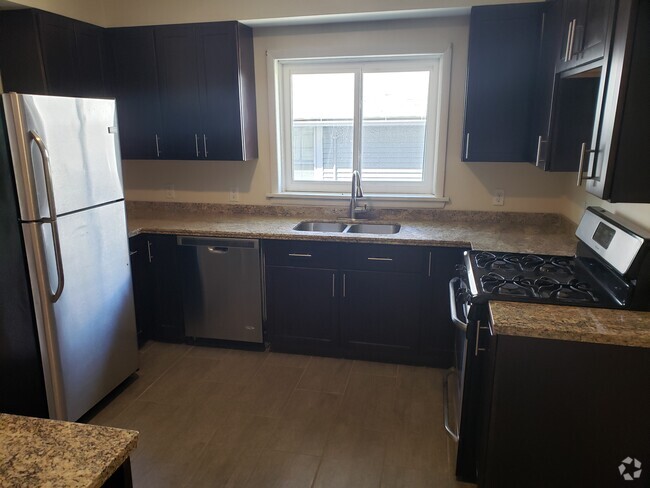 Building Photo - 35 Norwood Ave Unit Lower Rental