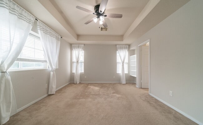 Photo - 18115 June Oak St