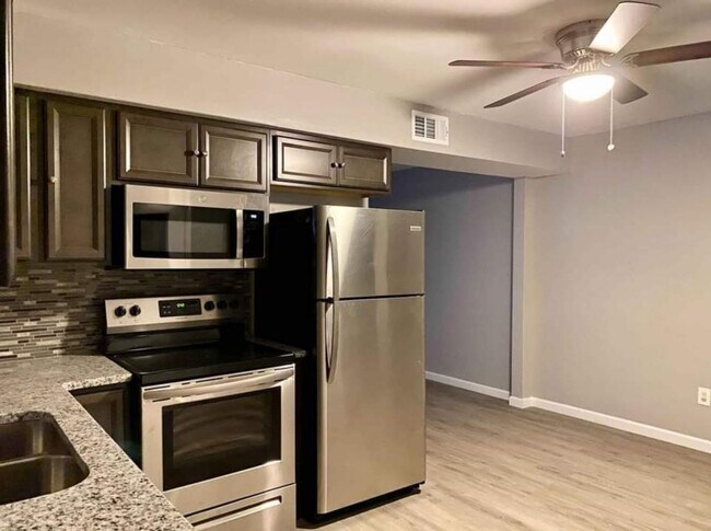 Photo - 120 Daniels Dr