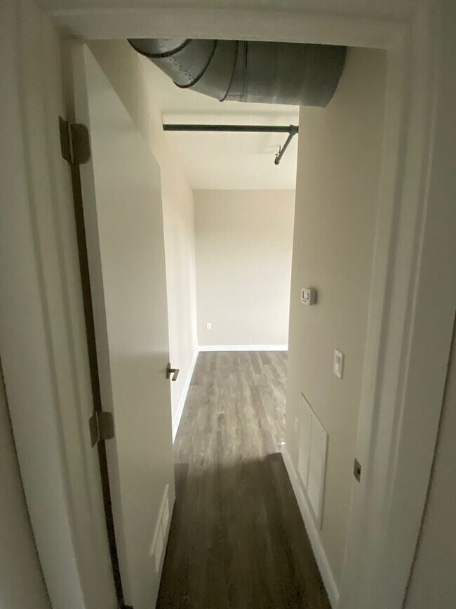 Building Photo - 1435 State St Unit 206 Rental