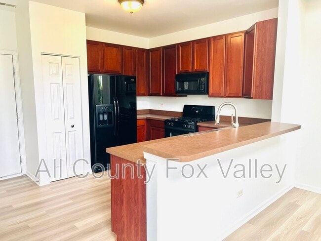 Photo - 503 Lakeside Ct