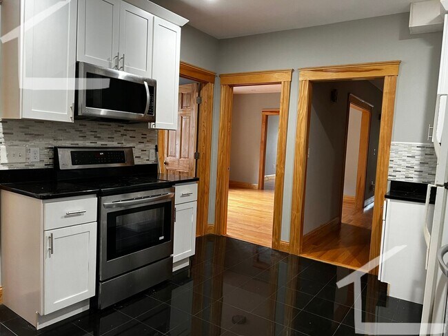 Photo - 152 Winchester St