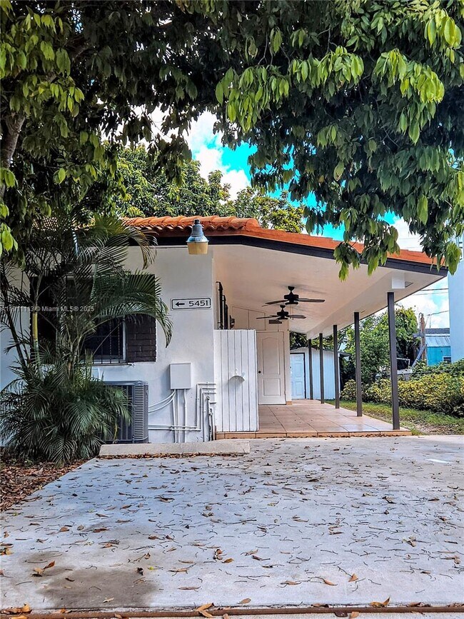 Photo - 988 SW 154th Path