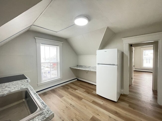 Photo - 475 Manchester St Unit 2