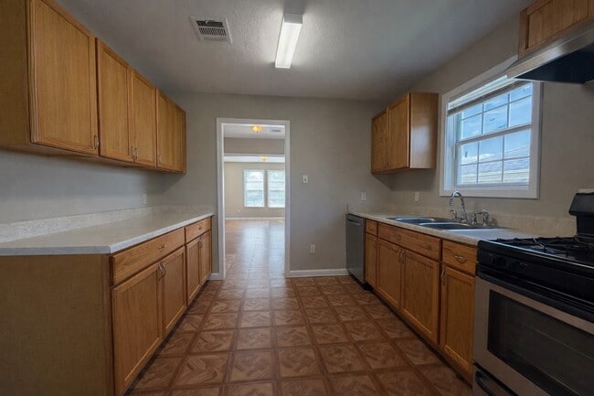 Photo - 3406 Milbrad St