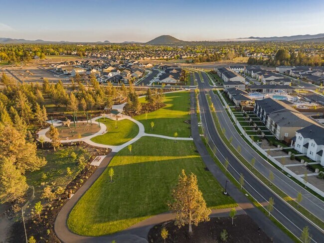 Photo - Community Pool and Fitness Center! 3 Bed/2... House