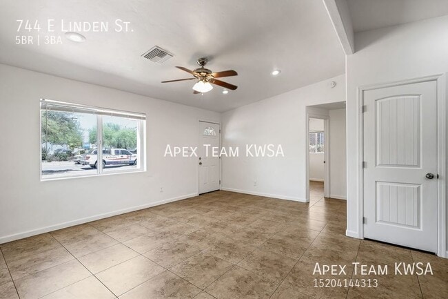 Photo - 744 E Linden St