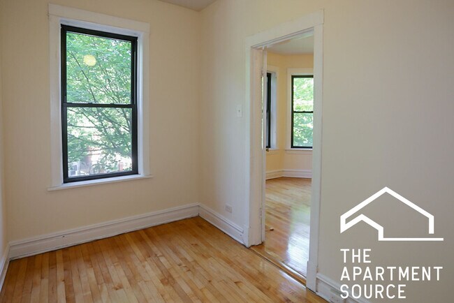 Photo - 2327 N Southport Ave Unit 2F