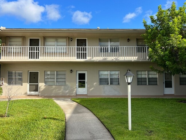 Photo - 7 Lake Vista Trail Unit 204