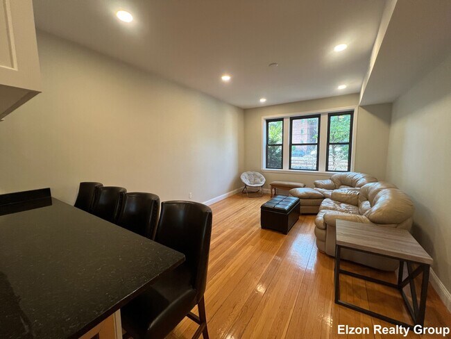 Photo - 2021 Commonwealth Ave Unit A