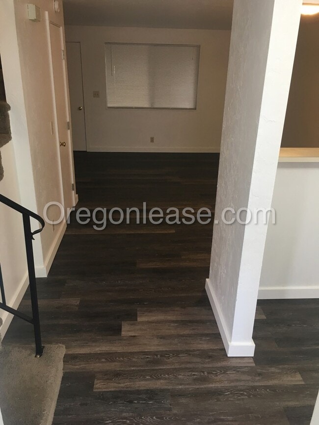 Photo - 2 bed 1.5 bath West Springfield Townhouse Unidad 97 D st. #2