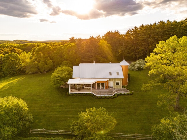 Photo - 187 Old Mt Tom Rd