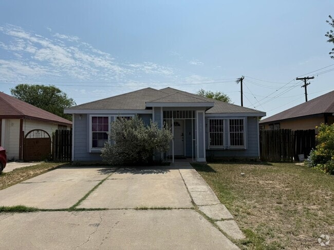 Building Photo - 1503 Eisenhower Dr Rental