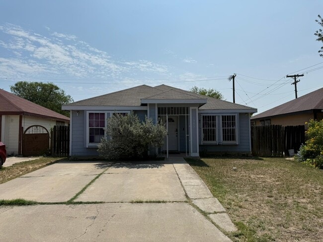 Building Photo - 1503 Eisenhower Dr Rental
