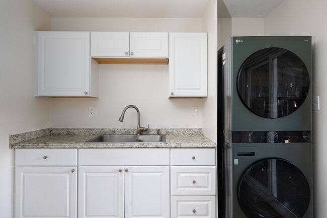 Photo - 767 Ball Ave Unidad 767 Ball Ave A