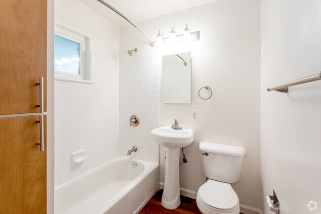 1BR, 1BA - Saratoga Grove Apartments