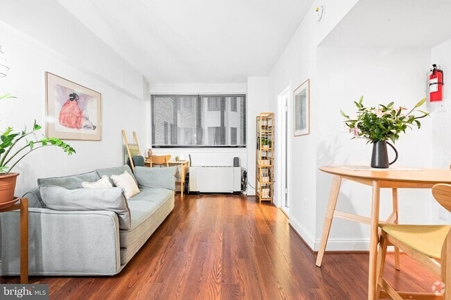 Building Photo - 1701 16th St NW Unit 204 Rental