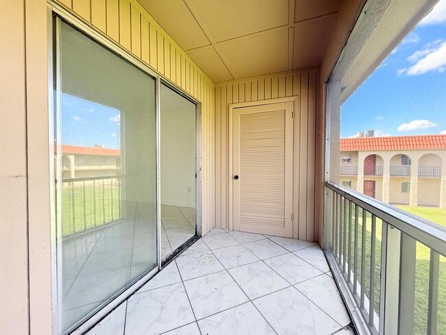 Photo - 6106 Forest Hill Blvd Unit 204