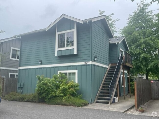 Building Photo - 1529 Lincoln St Unit 101 Rental