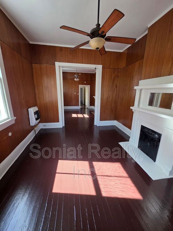 Photo - 311 S Scott St