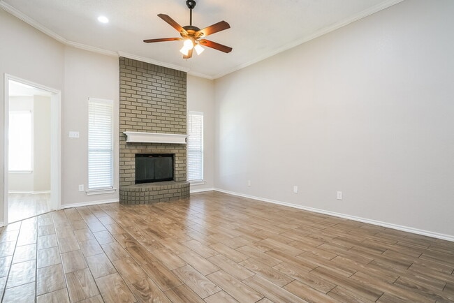 Photo - 512 Arbor Ln