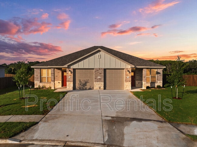 Building Photo - 509 Adley Ave