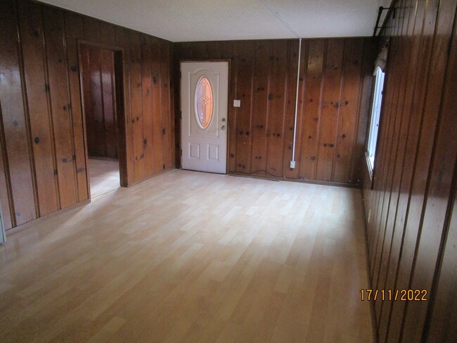 Liv - 1927 Barrett Ave Apartments Unit 1927