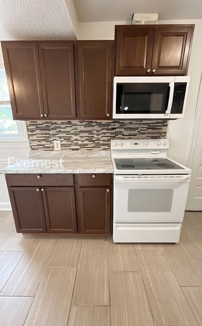 Photo - 2714 Stratford Dr