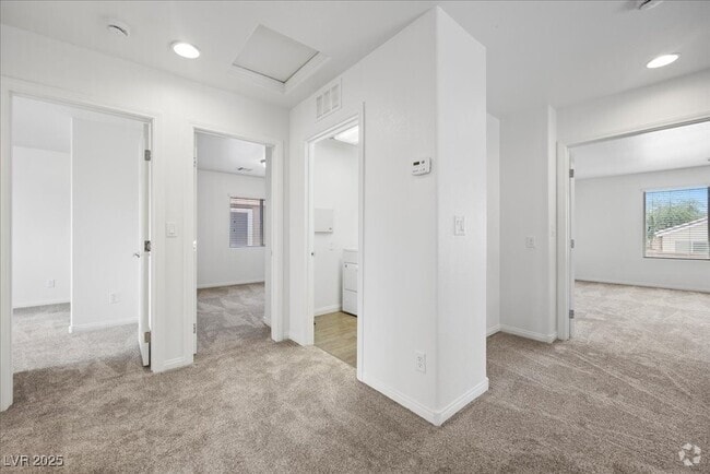 Building Photo - 9353 Grand Reve St Rental