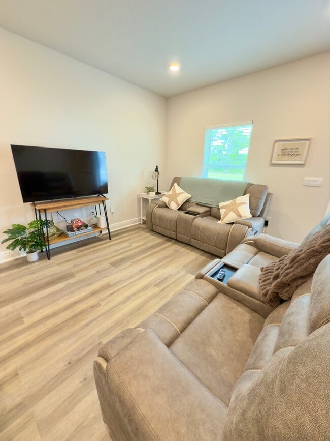 Photo - 5676 Sandy Walk St