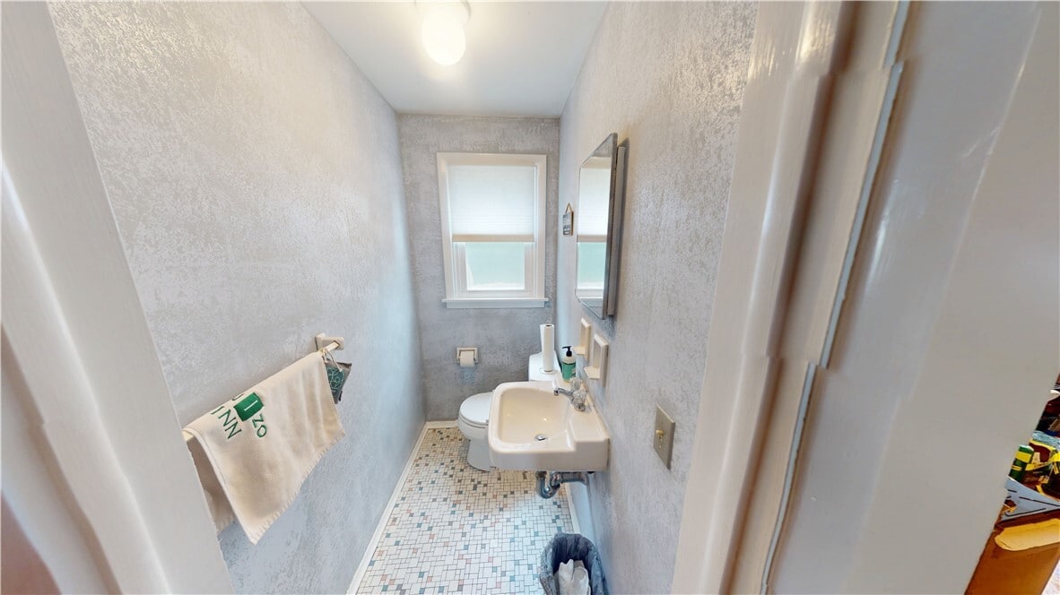 Photo - 294 Barrington St