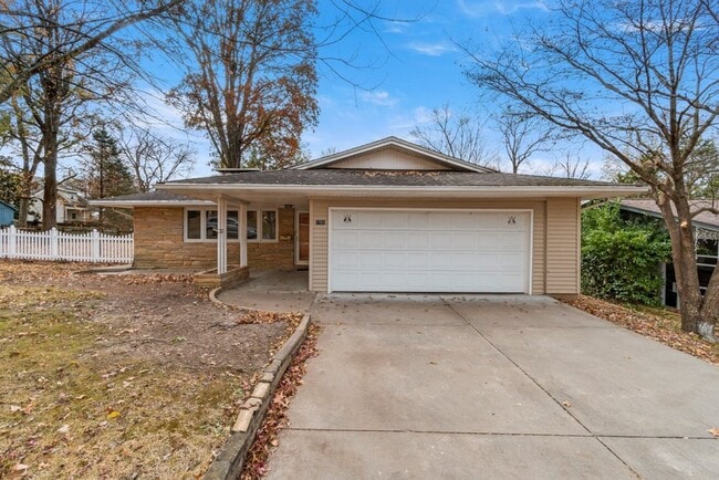 Photo - House Close To Campus!