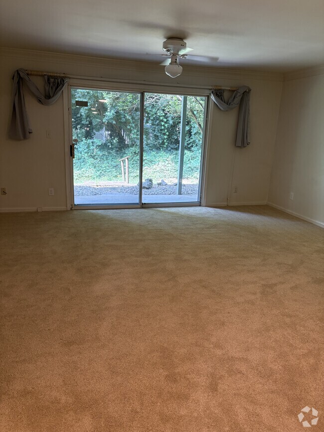 Building Photo - 509 Highwood Dr Unit 509 Rental