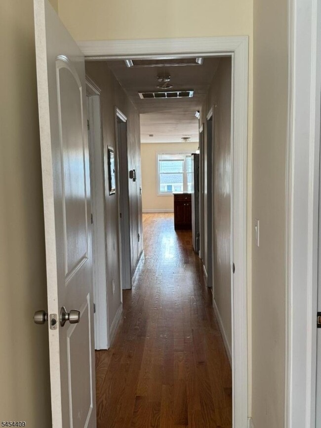 Photo - 82 Oraton St