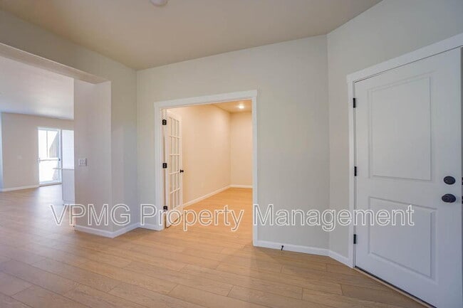 Photo - 18300 NE 14th St