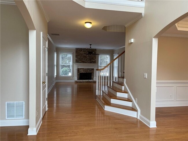 Photo - 245 Gladeside Path