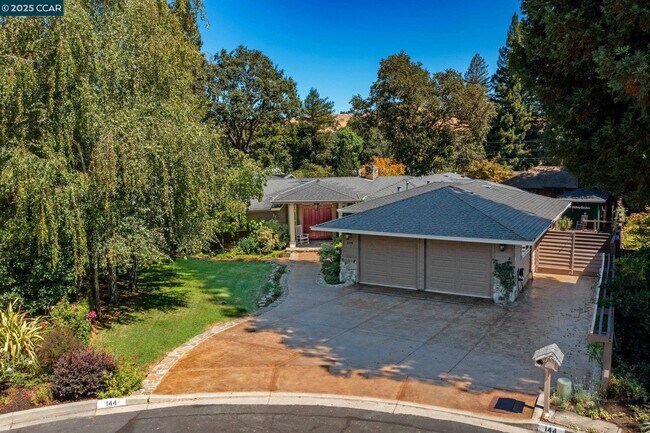 Photo - 144 Irongate Ct