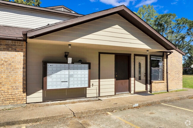 Leasing Center - Brookhollow Apartments