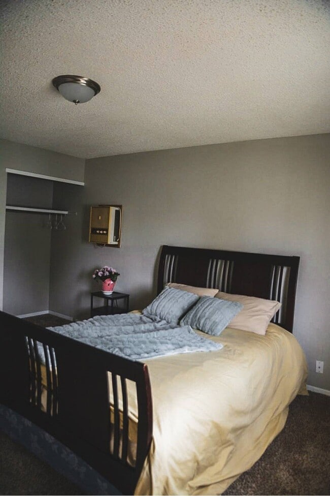 Photo - 2303 S Myrtle St