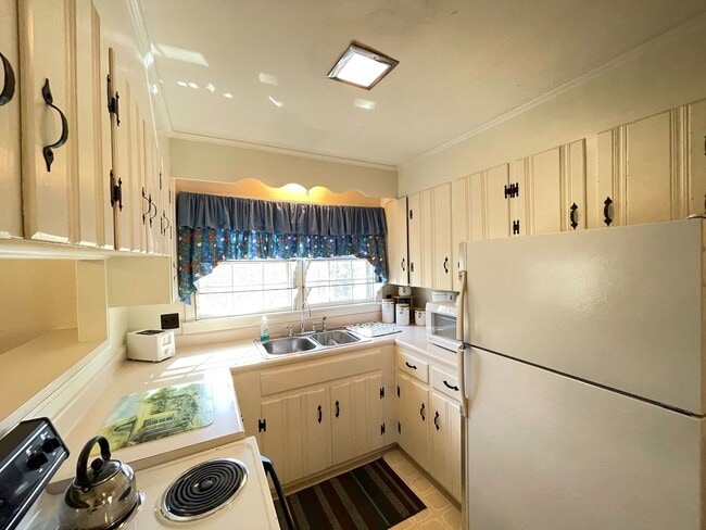 Photo - Fully Furnished~All Inclusive~Waiting For YOU!