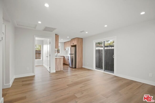 Photo - 1561 E Elizabeth St
