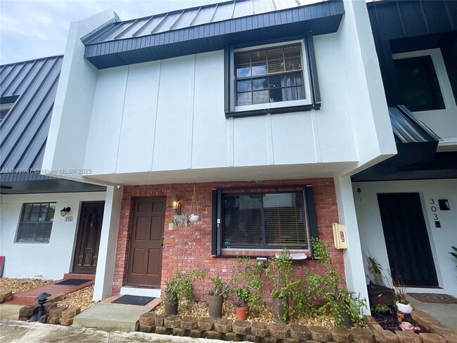 Photo - 5555 Ludlam Rd