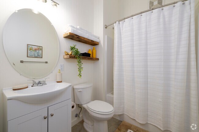 Studio 4 - Bathroom