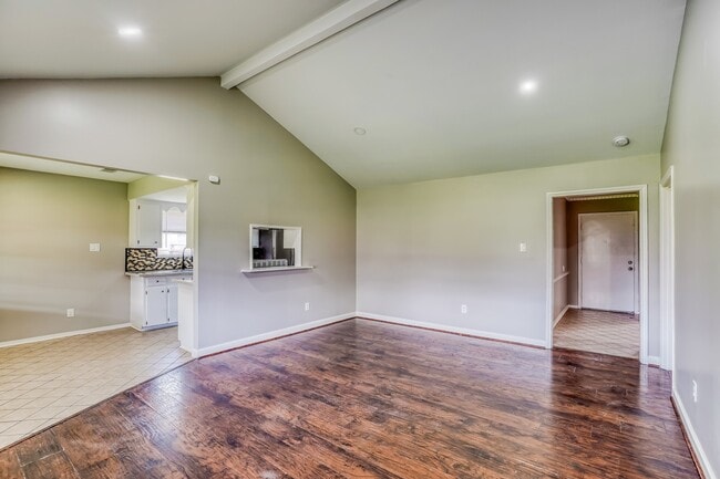 Photo - 13914 Duncannon Dr