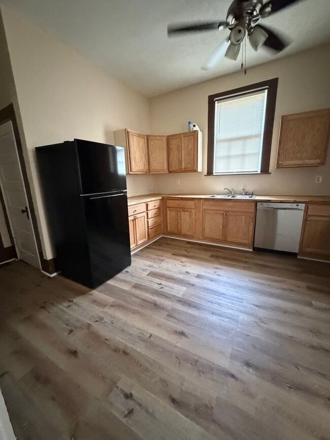 Photo - 1042 N Highland Ave