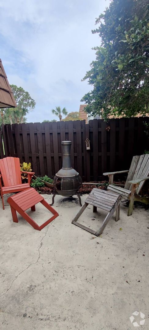 Building Photo - Beautiful 2 bedroom 2.5 bath duplex in qu... Rental