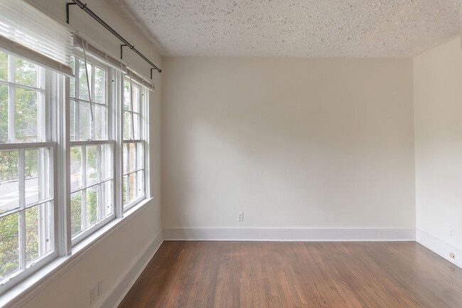 Photo - 1501-1503 S Gadsden St