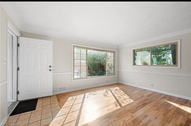 Photo - 15334 Triskett Rd Unit Front